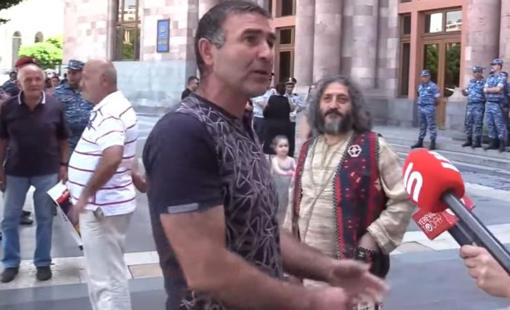 ahet-koraci-hayr_Vg55X.jpg