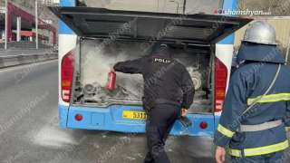 erevanum-avtobus-e-cxaharvel_TNpxN.jpg