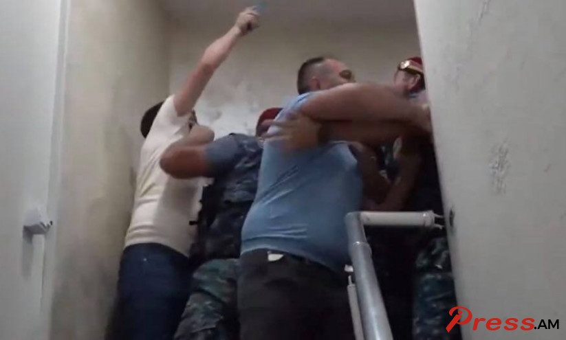 bdhhhi_27hpd.jpg