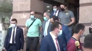 qaxaqaci-pashinyan_TeiQu.jpg