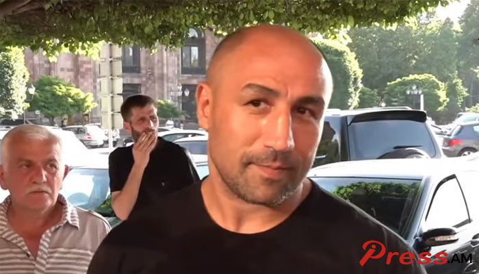 artur-abraham-karavarutyun_cA_xp.jpg