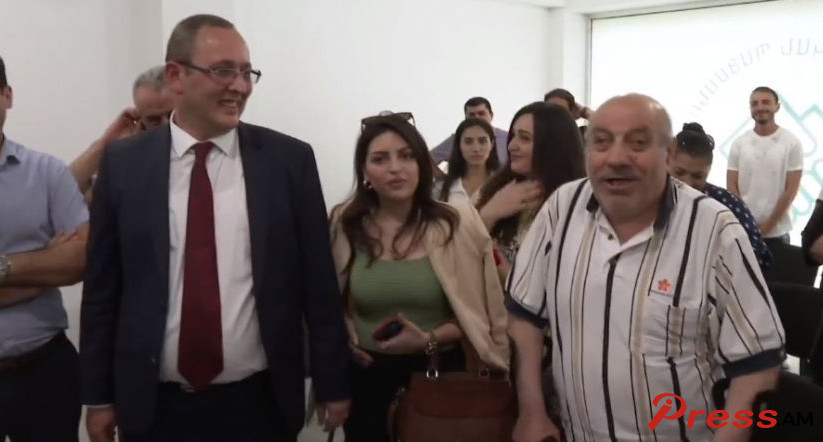 pashinyani-qarozarshav-papai_Ra1KP.jpg